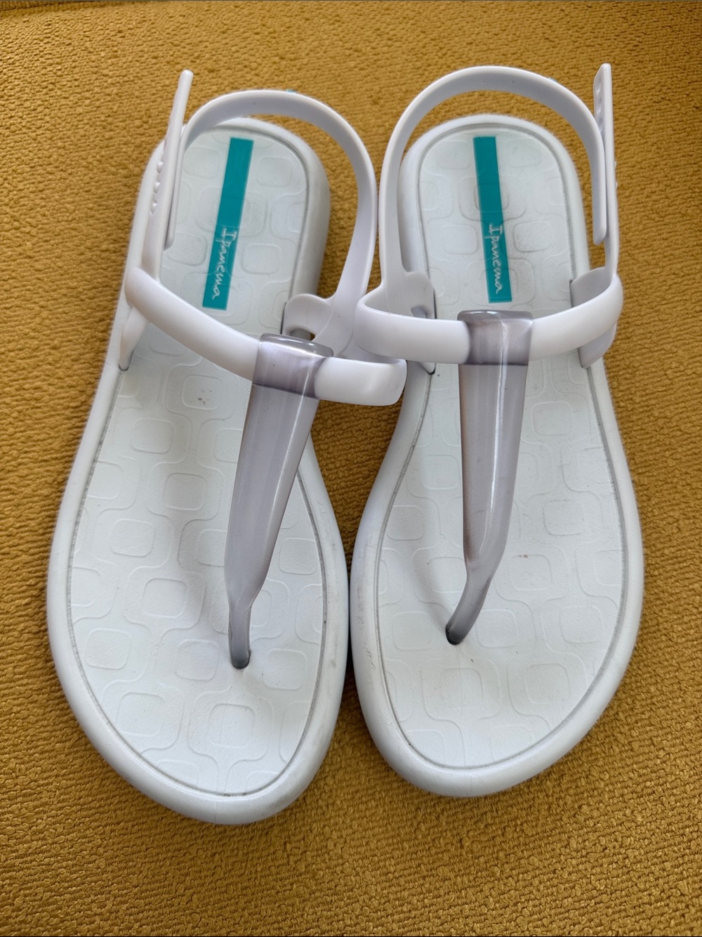 Ipanema Women’s White Sandals with Clear T-Strap
